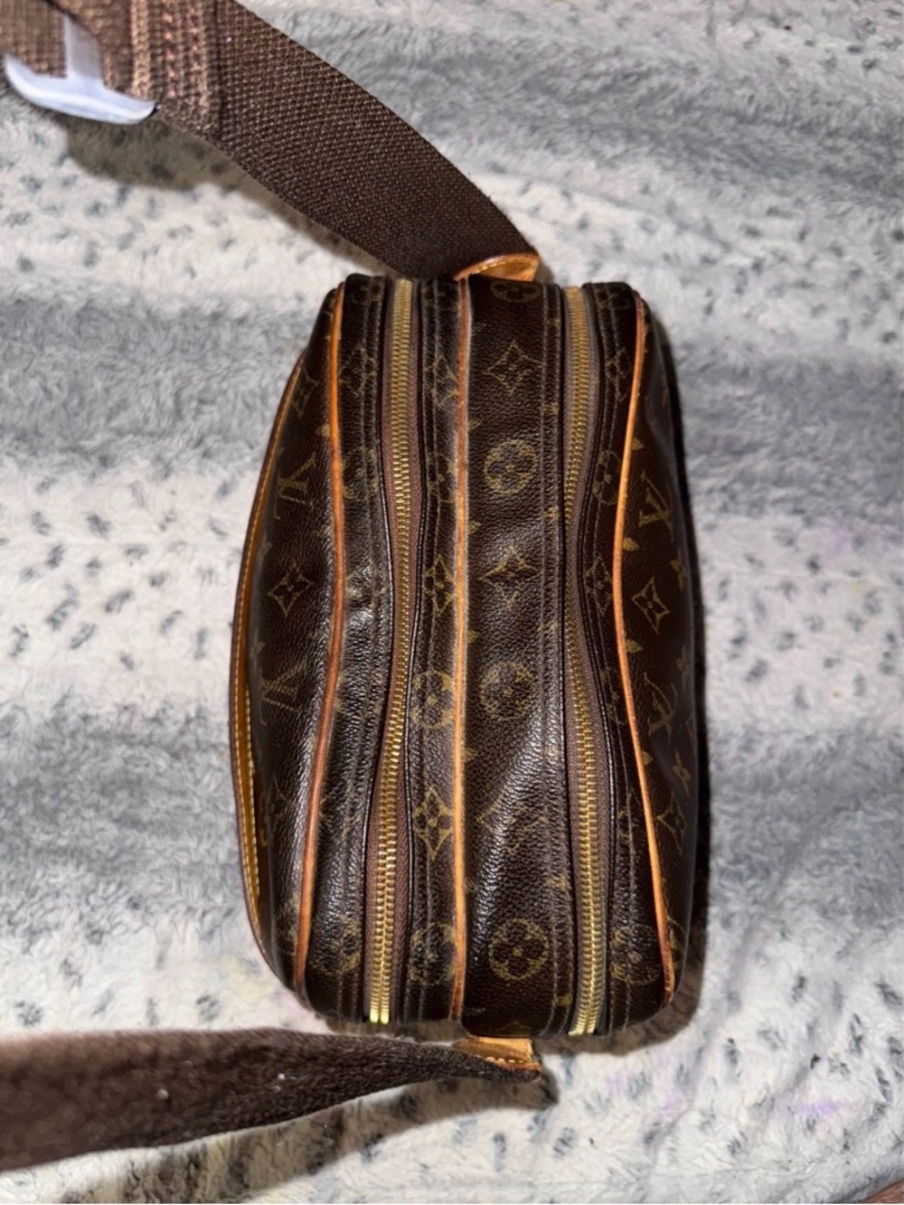 Louis Vuitton Monogram Canvas Messenger Bag in Brown and Tan - Picture 13 of 15